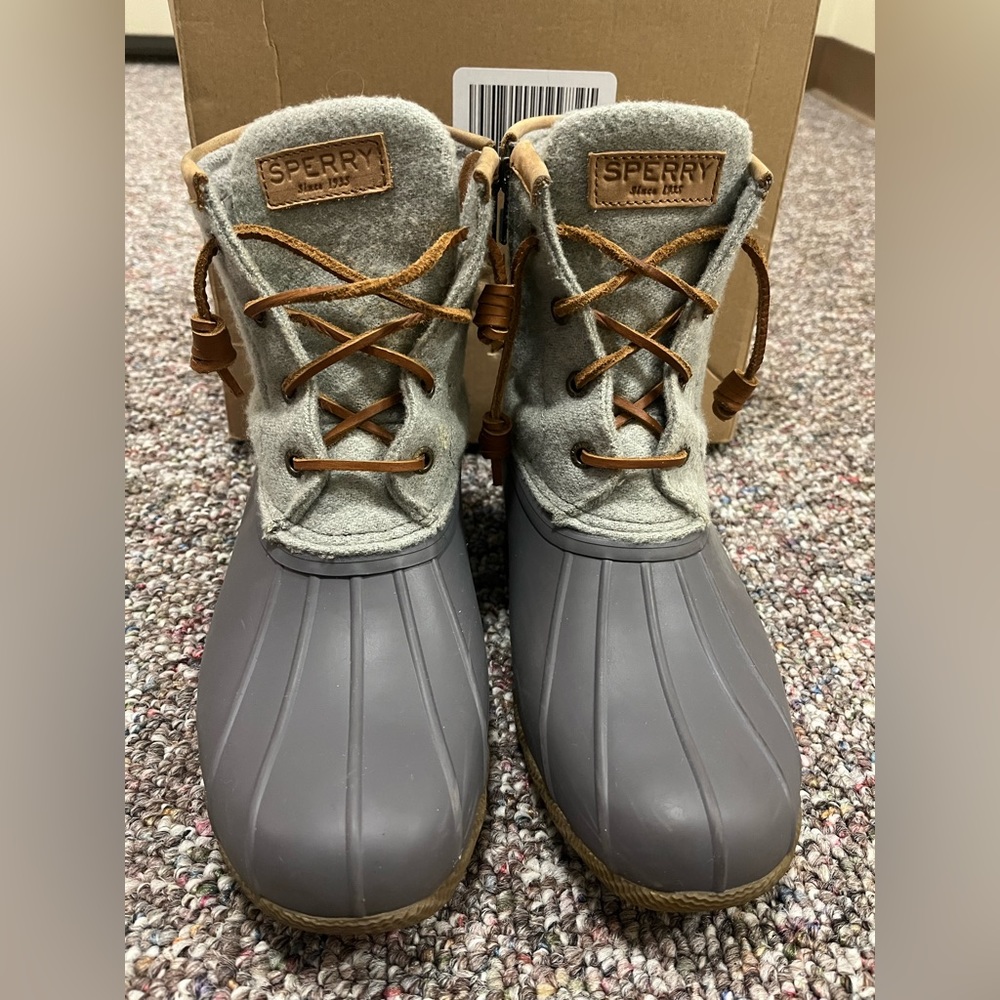 Sperry Duck Boots, woman’s size 8 gray, excellent condition!